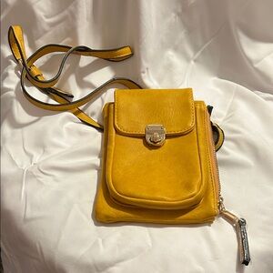 Chic Mustard Crossbody Bag